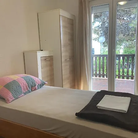 Natali Sabunike - By Ta Leut Agency Apartmán